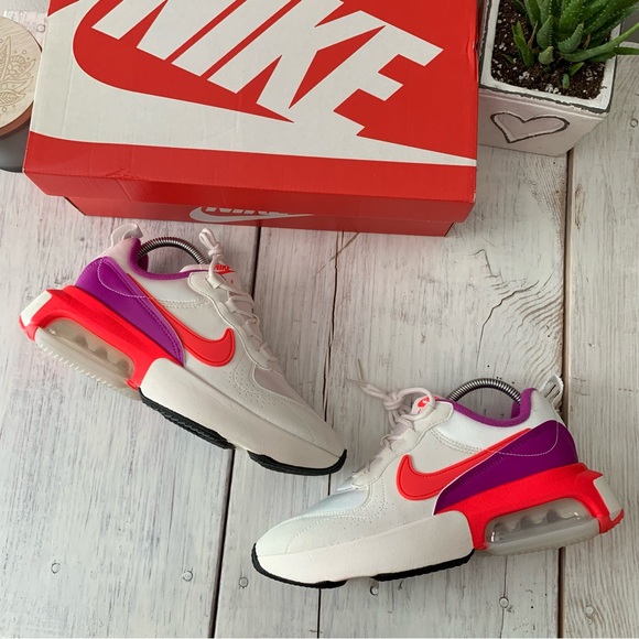 Nike Air Max - Picture 2 of 10